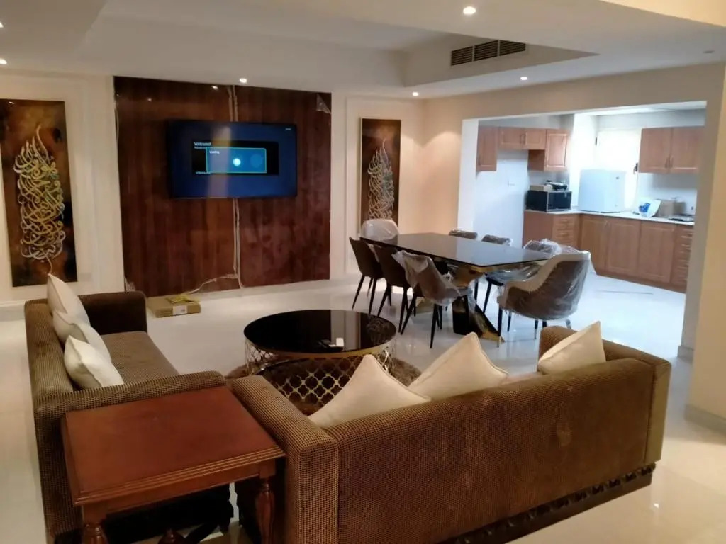 Al Hamra 4-Bedroom Luxury Villa Golf View