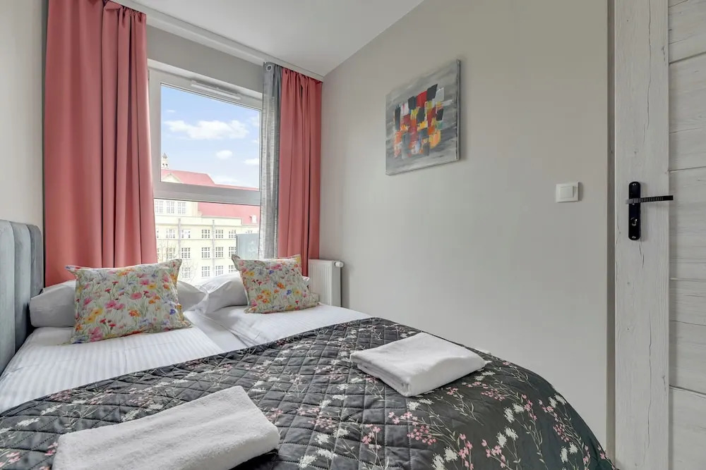 Mostek 2101 PinkGray by Grand Apartments