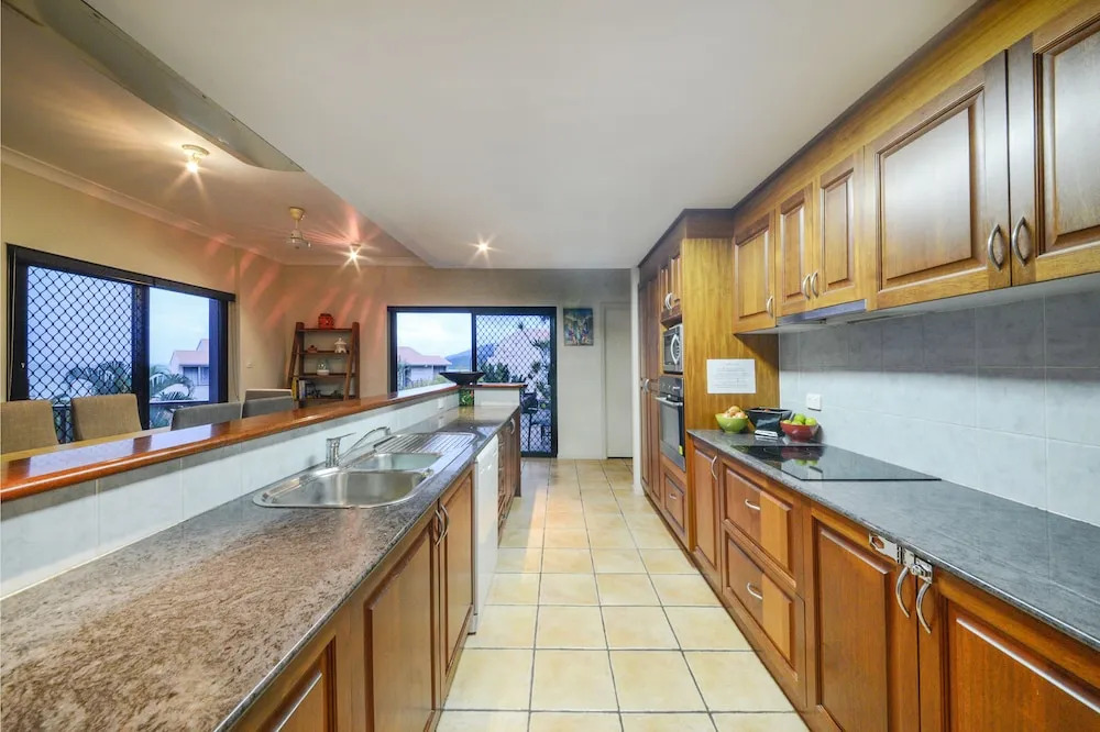 Airlie Harbour Apartment - Airlie Beach