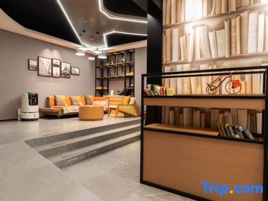 Libo Hotel (Kunming Tongde Square Jinxing Metro Station)