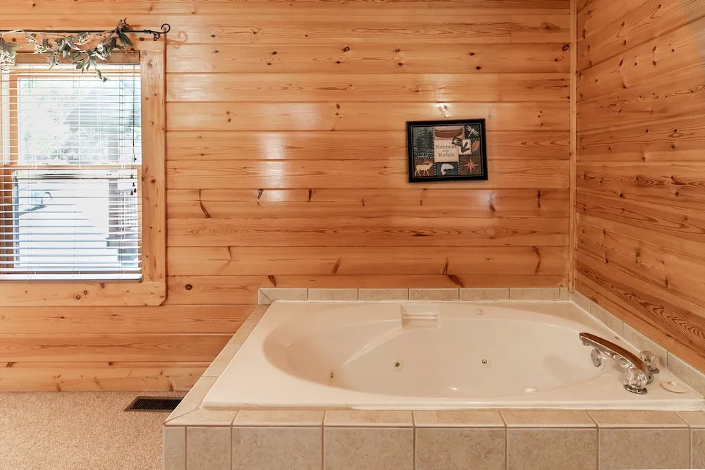 SmokyStays 5 Bedroom Cabin
