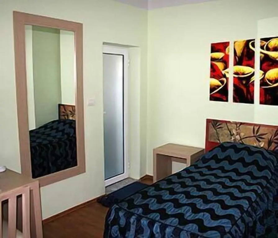 Seven Hotel