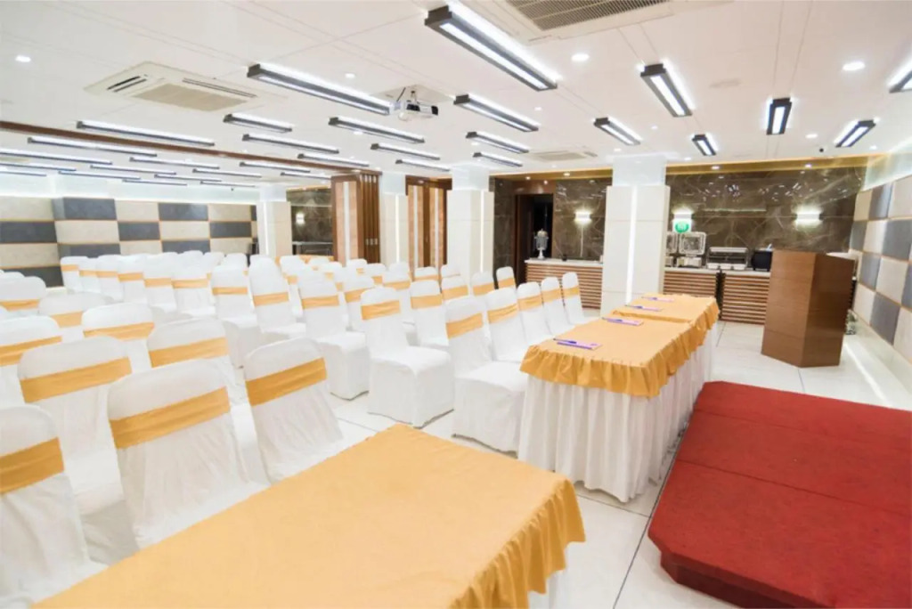 Hotel Orange International