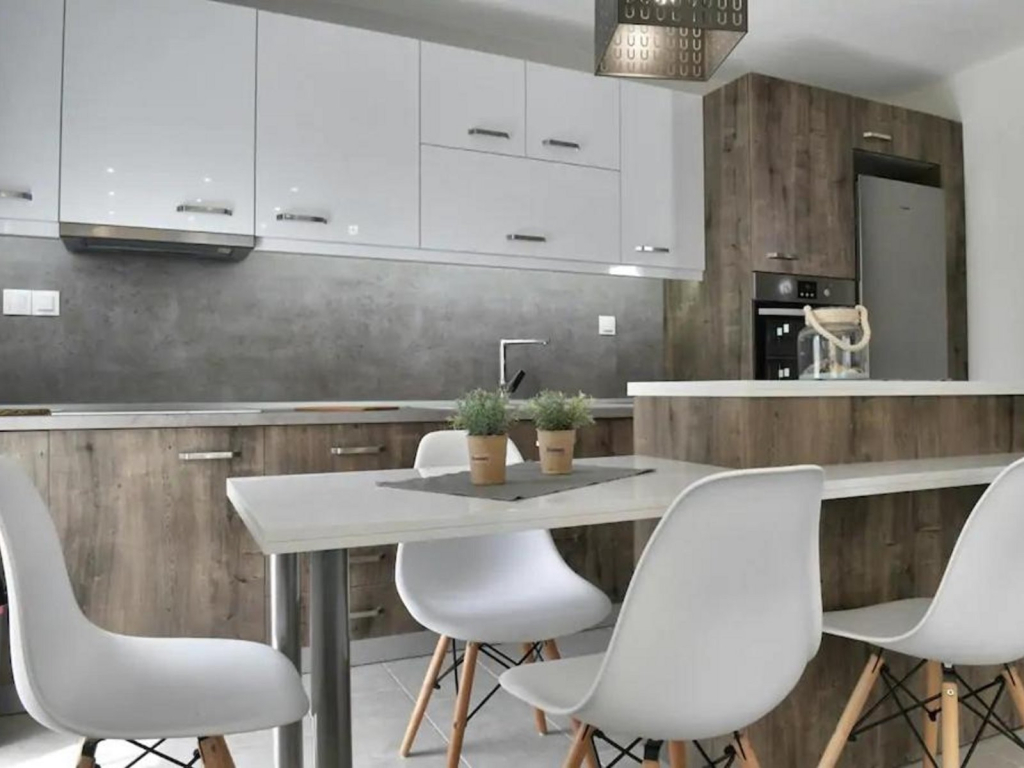 Crystallia SeaSide Maisonette by TravelPro Se...