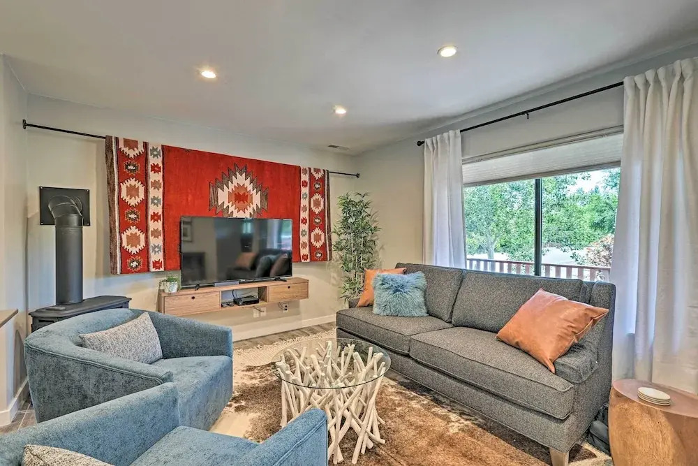 Home w/ Hot Tub, Steps to Dtwn Flagstaff & Nau!