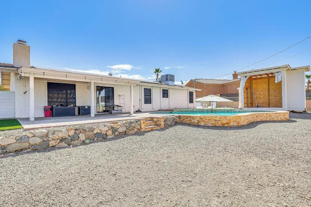 4 Mi to Beach & Boat Ramp: Lake Havasu City Abode!