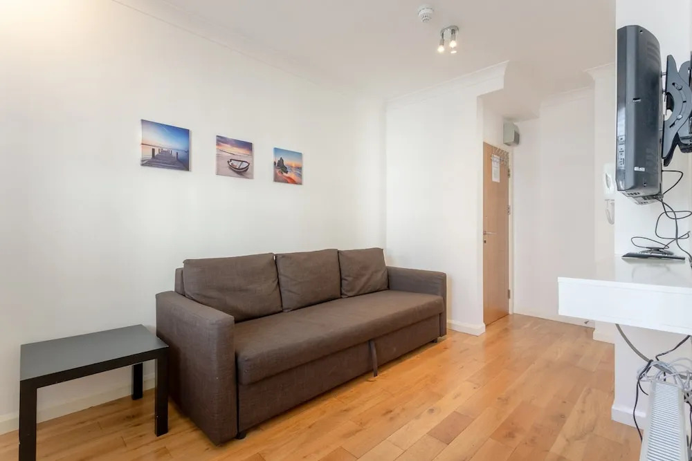 Modern 1 Bedroom Paddington Apartment