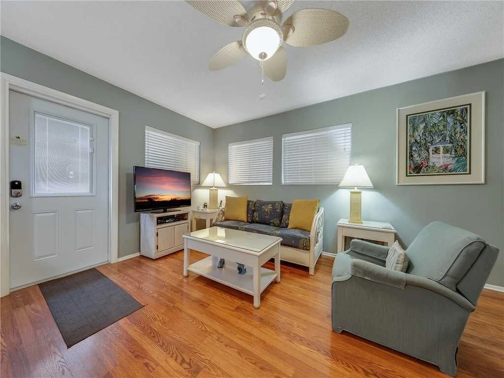 Sea Horse Upper Level, 3 Bedrooms, Sleeps 10, Heated Pool, Pet Friendly