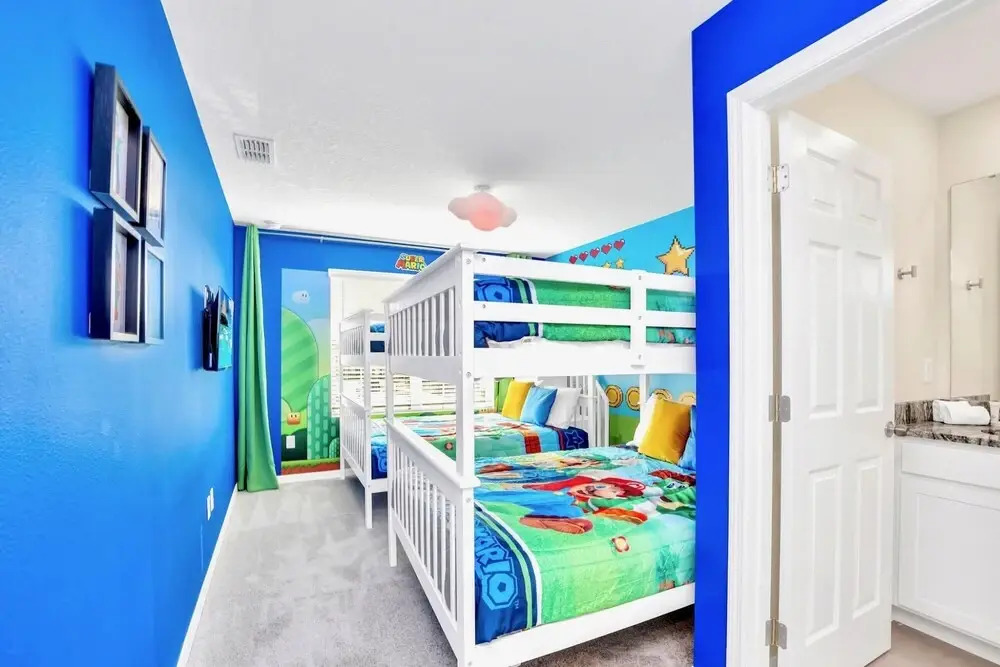 Vibrant 7BR Home With Pool Hot Tub and Games Room