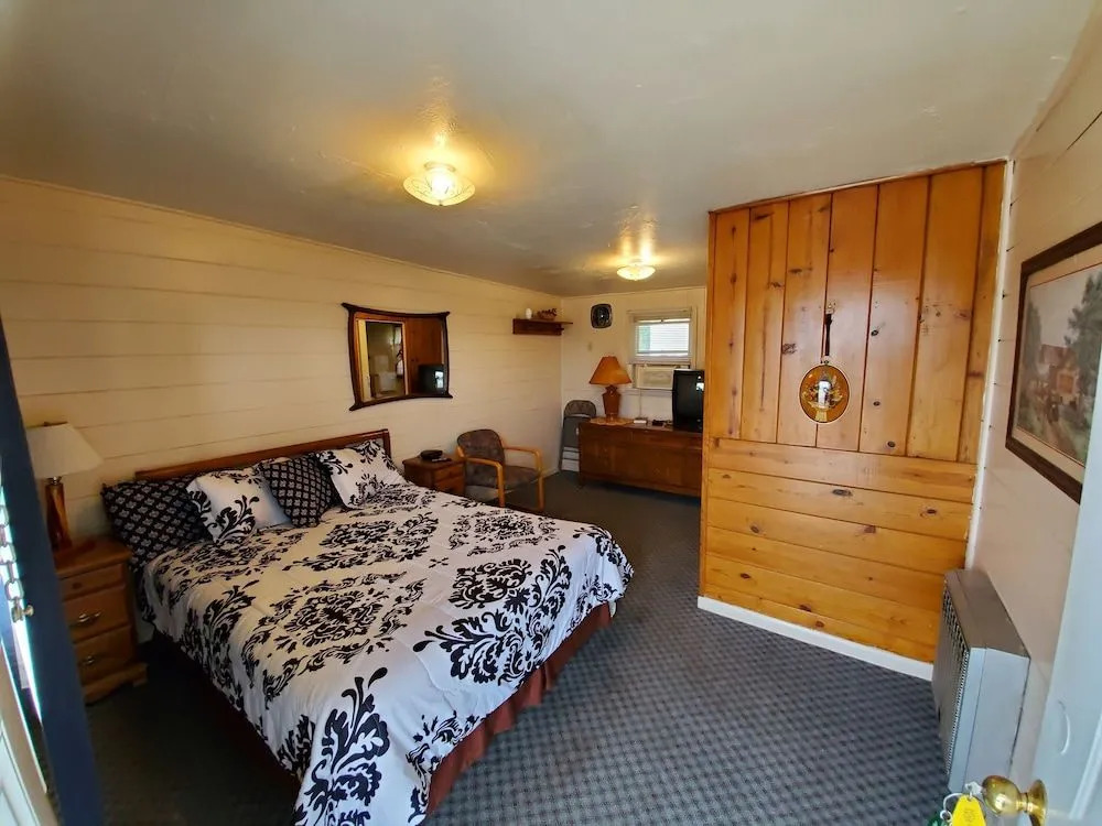 Athol Motel