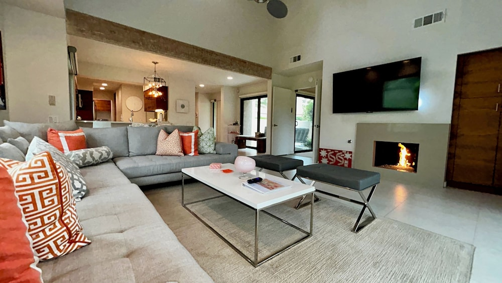 Courtside Contemporary