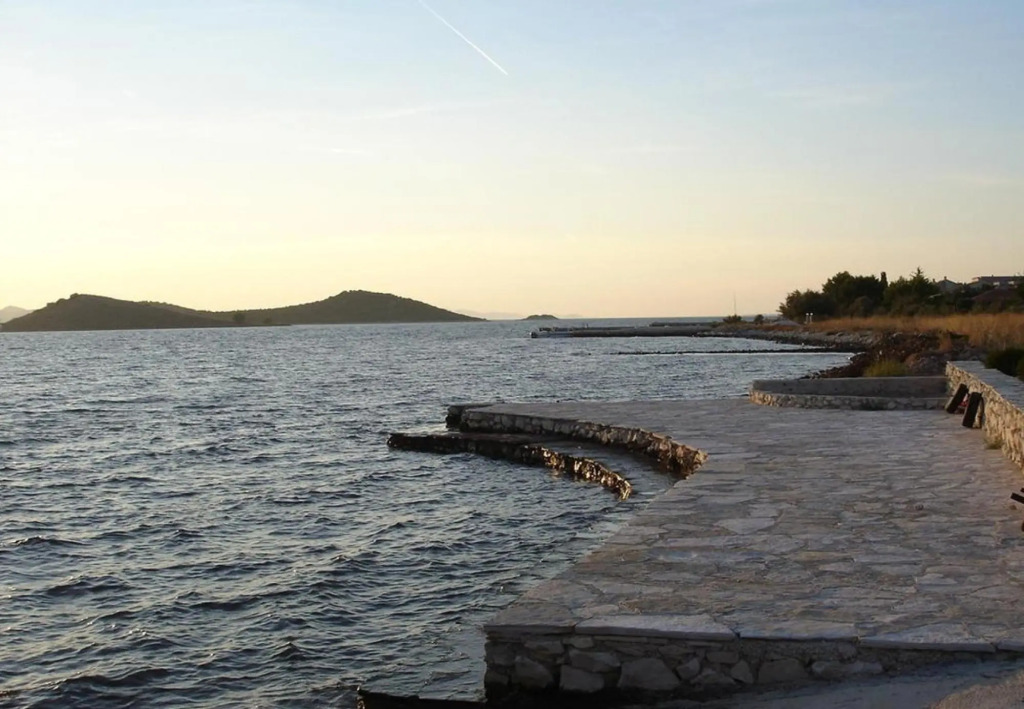 Dvor - 20 m From Beach - A1
