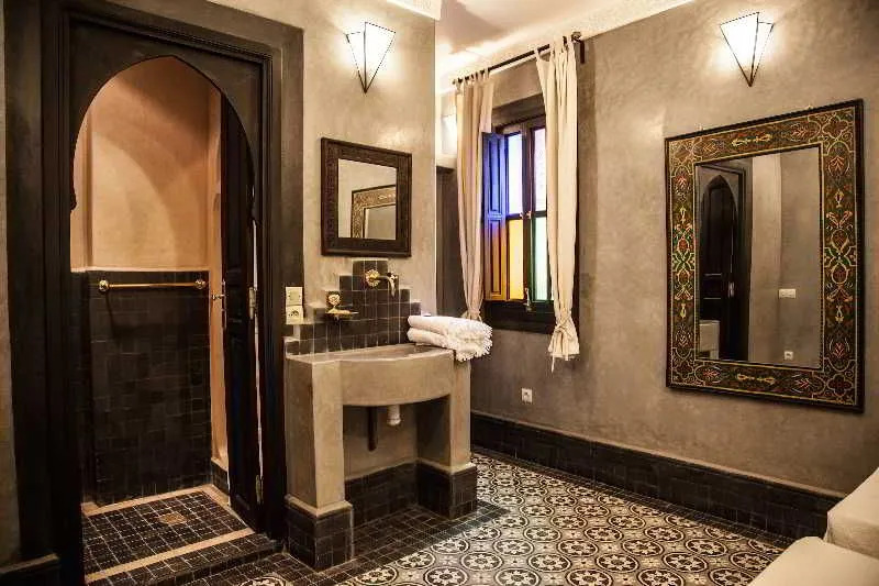 Riad Bazaar Cafe