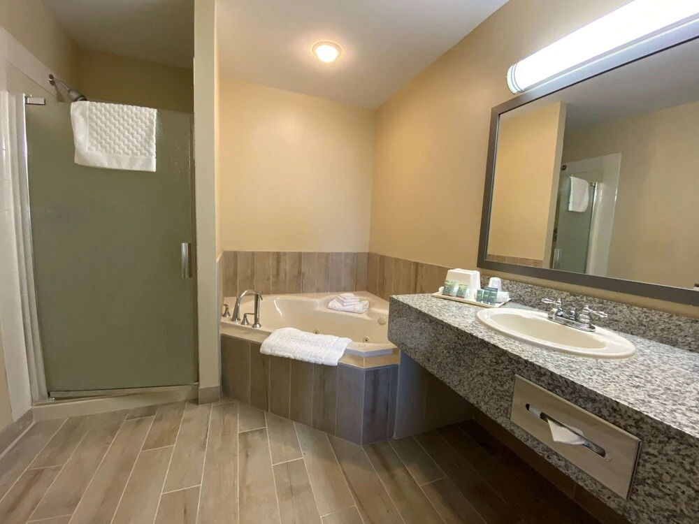 Best Western Strathmore Inn