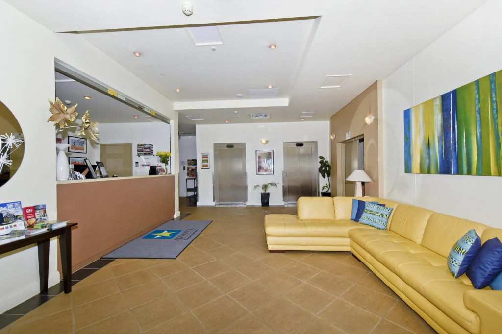Metro Advance Apartments & Hotel