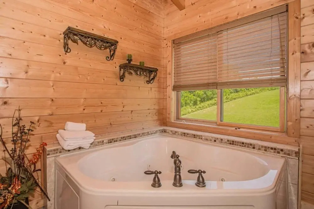 Clear Valley Retreat By Heritage Cabin Rentals