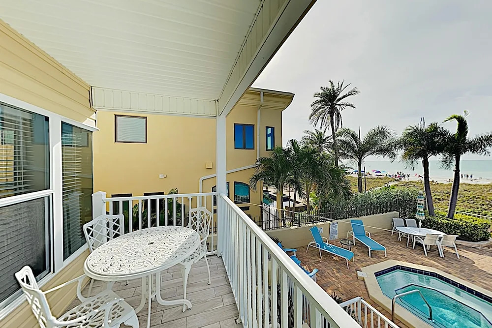 1802 Gulf Blvd Condo Unit 10 3 Bedrooms 2 Bathrooms Condo
