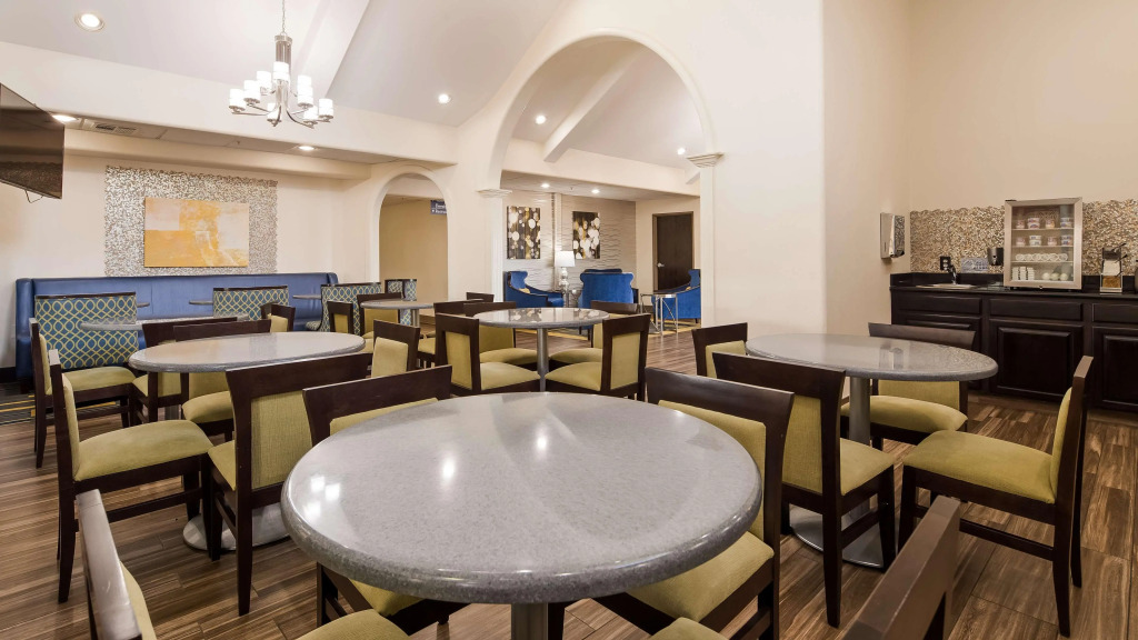 Best Western PLUS Tulsa Inn & Suites