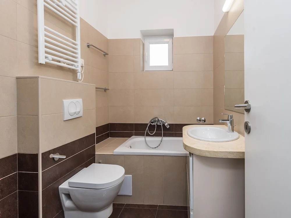 Elegant 4 Bedroom Villa With Private Swimming Pool, Nice Garden, Tennis Court