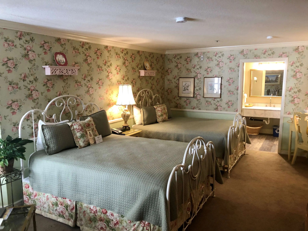Apple Farm Inn