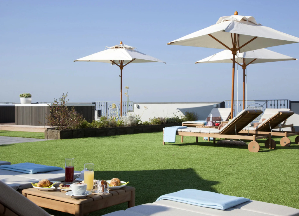 Andris Hotel