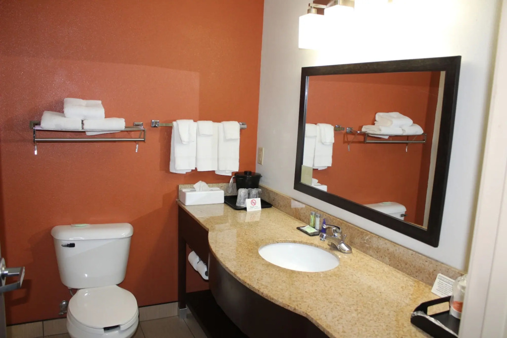 Sleep Inn & Suites North Liberty - Liberty City