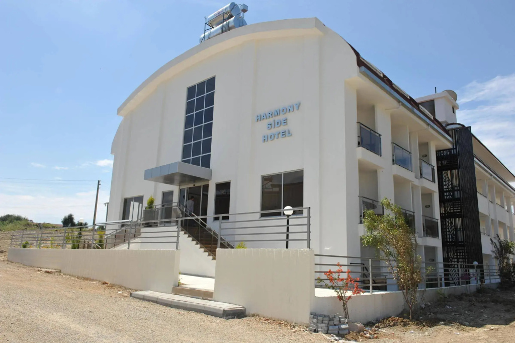 A Hotel Side