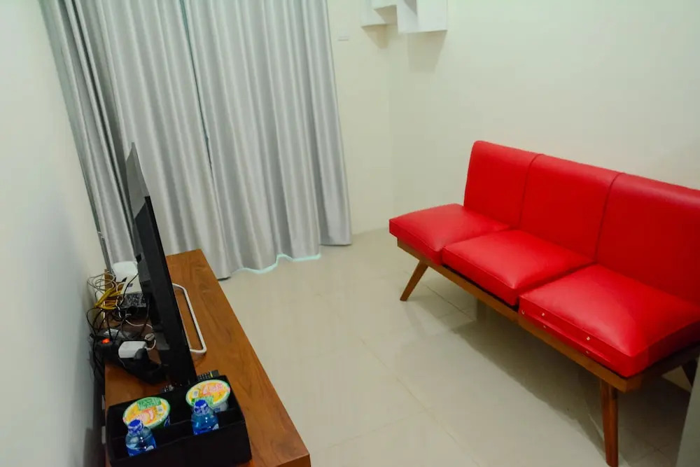 Woodland Park Residence Kalibata View Swimming Pool
