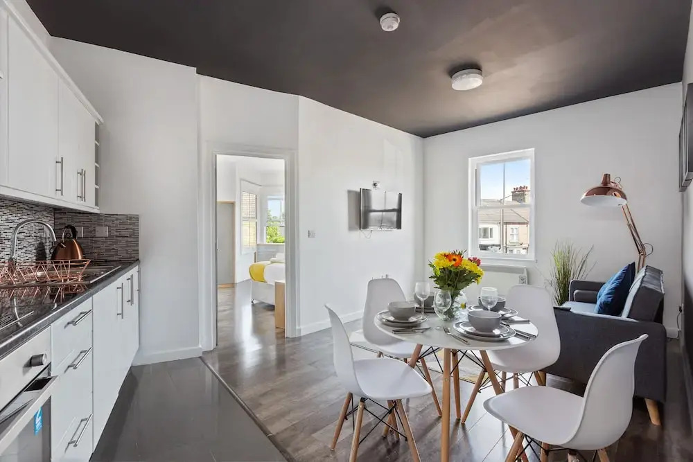 Modern Executive Apartment Peterborough
