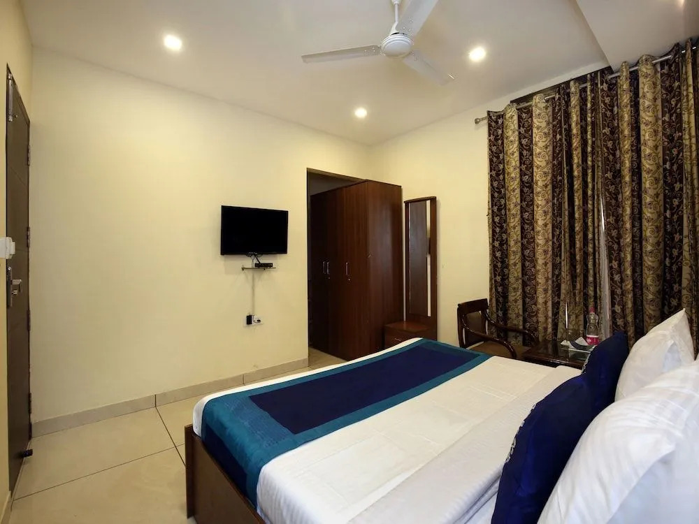OYO 9951 Hotel Satkar Avenue