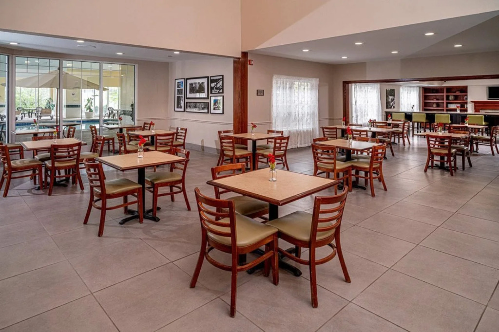 Country Inn & Suites by Radisson, Dunbar - Charleston