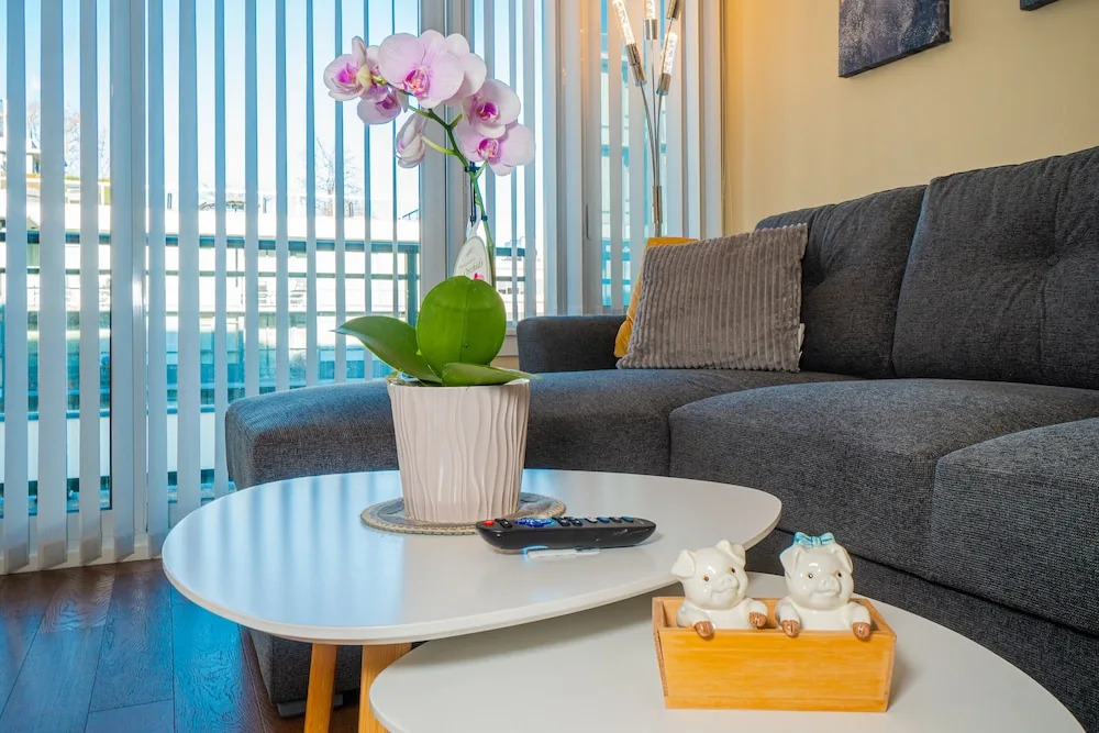 Lovely Oasis near Waterfront & Downtown