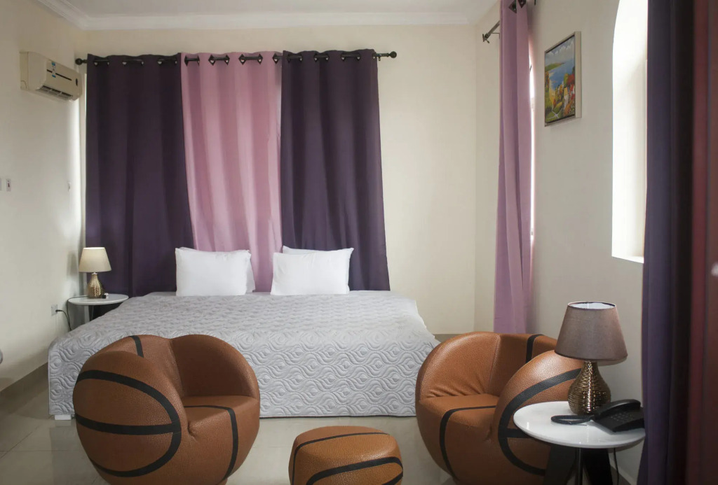 At Home Boutique Hostel and Suite