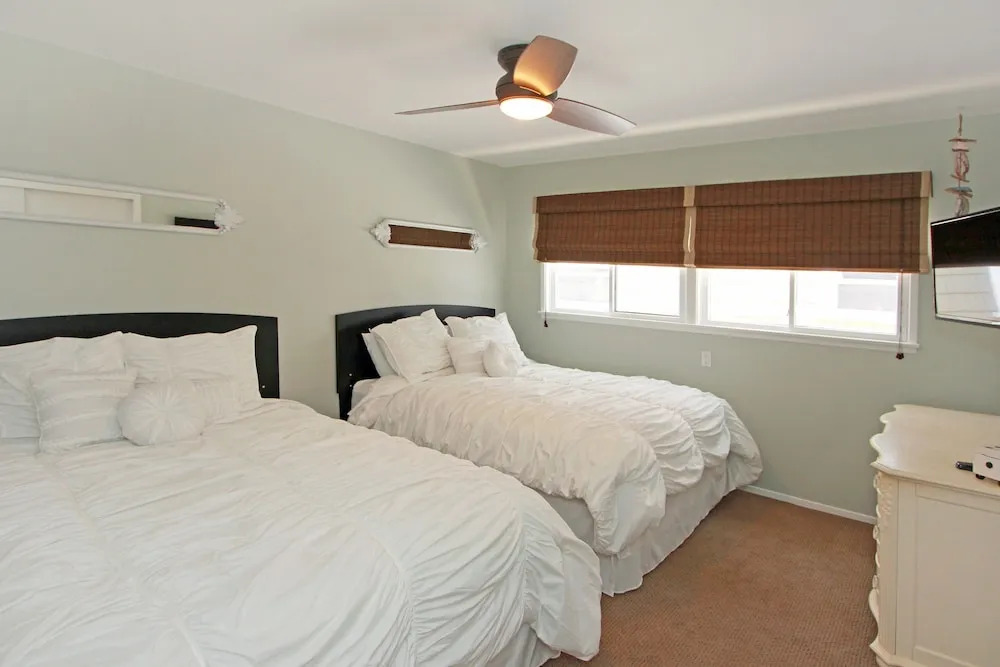 4801 Seashore Drive Deja 4 Bedroom Home
