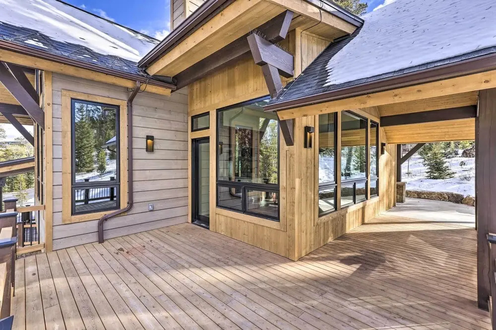 3 Fireplaces & Mtn View: Luxe Home in Breckenridge