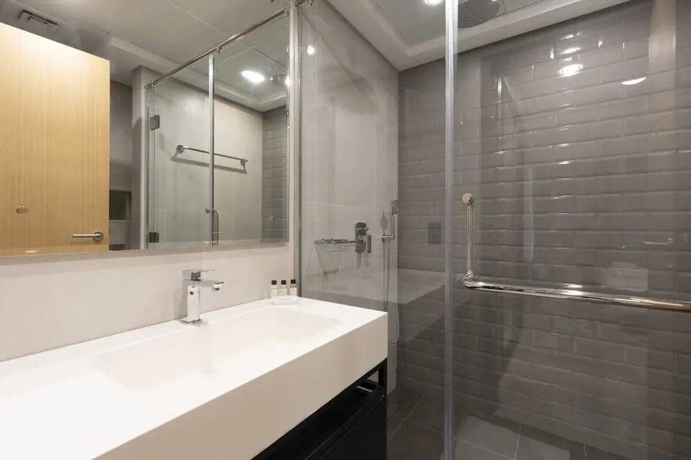 Lovely 1BR Apartment @ Privà Living, Arjan