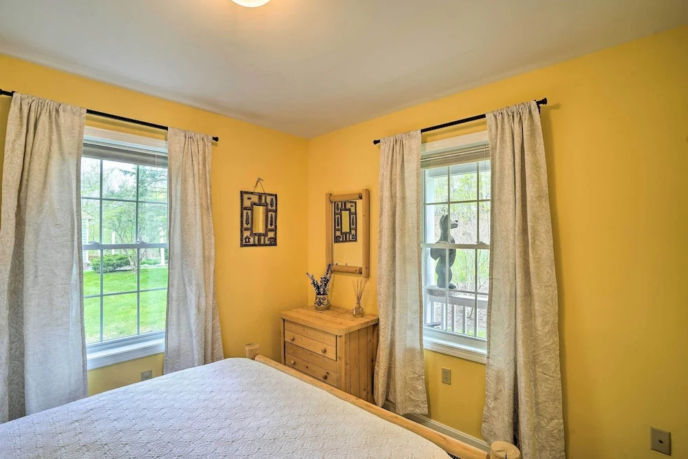 Family-friendly Hancock Home: Walk to Slopes!