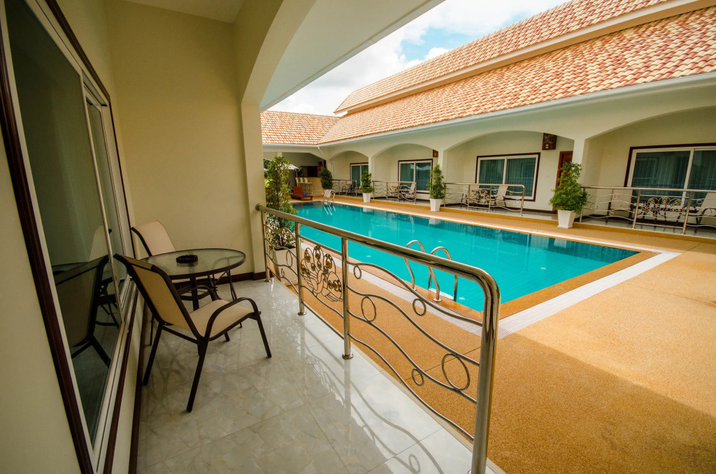 Nok Resort & Hotel