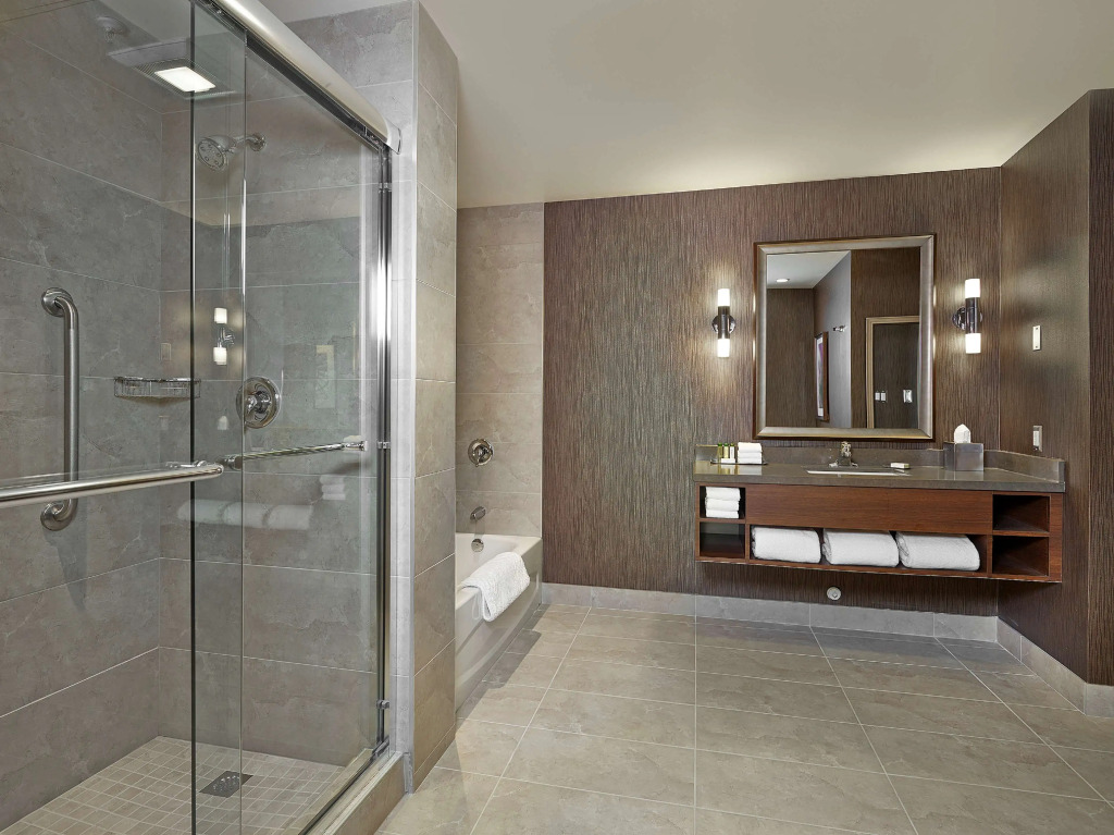 DoubleTree by Hilton West Edmonton