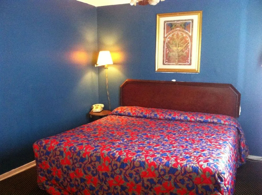 Green Crest Motel