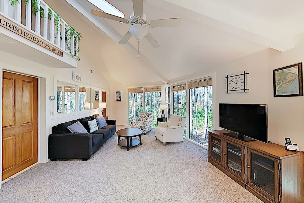 New Listing! Stunning Sea Pines Treetop Oasis 1 Bedroom Condo
