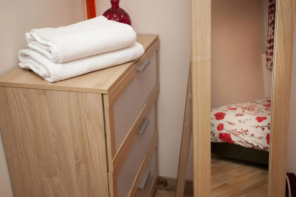 Emporium Nottingham - Your own City Centre Self Catering Apartment - with 3 Bathrooms and Full Kitchen, ideal for Contractors too - Outside Smoking Area - "Cook as you would at Home" - by Victoria Centre Shopping Centre on Huntingdon Street