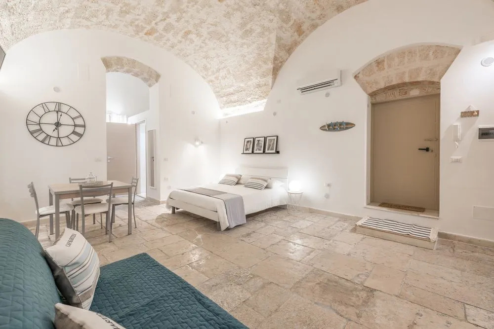 Stone Apartment M8 Bari City Center