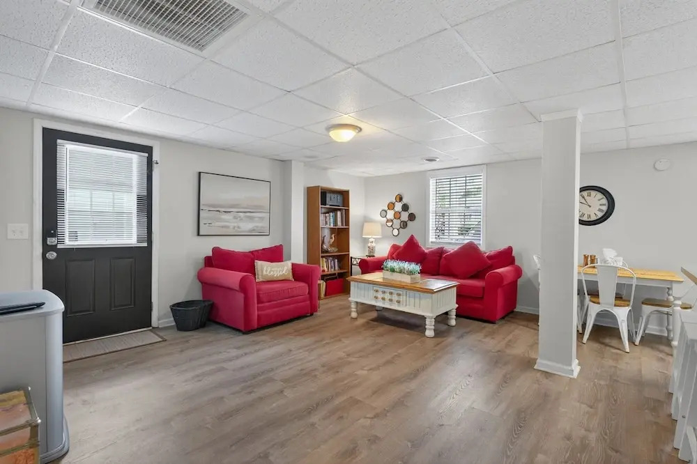 Coastal Retreat Steps From Private Beach 2 Bedroom Apts