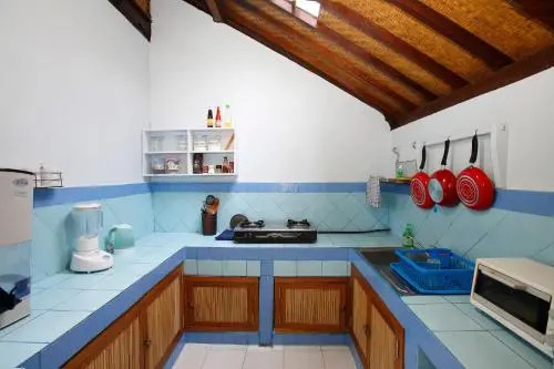 Hyacinth House