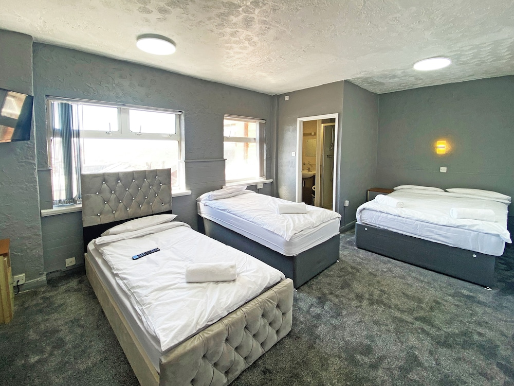 The J & S Hotel