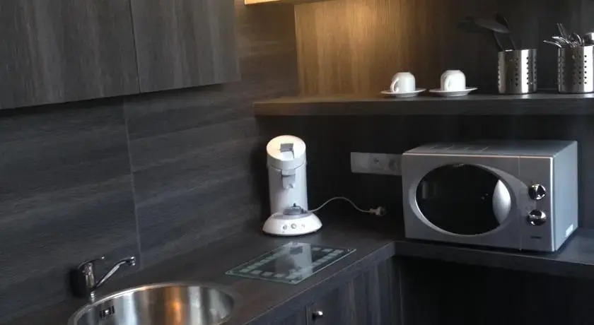 Dirk Suites