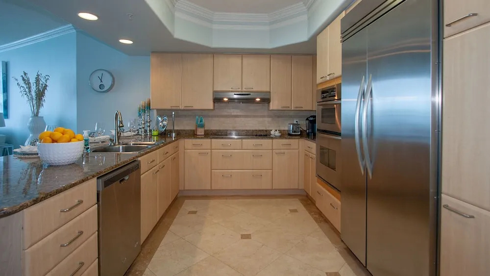 Modern Bayside Three Bedroom Condo - Unit Crb0505