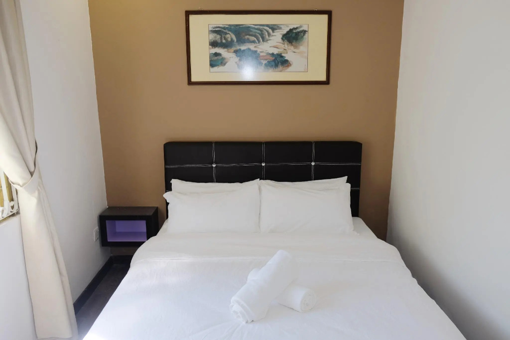 OYO HOME 90260 Natol Homestay London