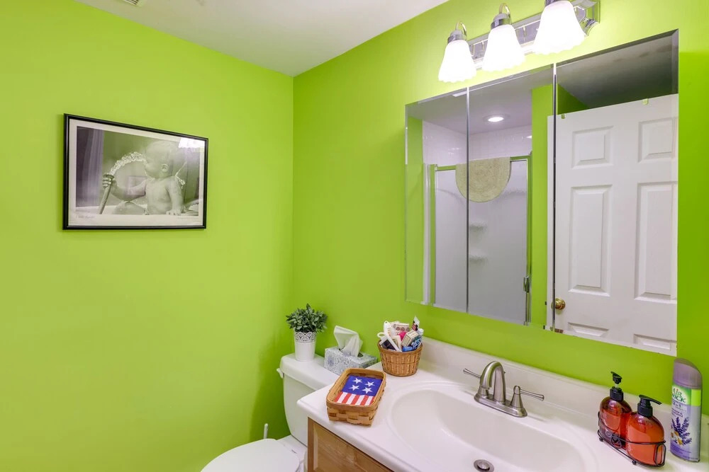 Charming Old Saybrook Home: Half-Mi to Sand & Sea